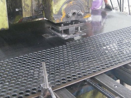 Rust resistance Hot Dipped Galvanized Expanded 30m Perforated Metal Mesh